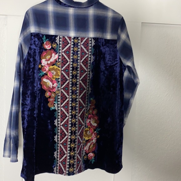 Brand new Floral Embroidery button down top. - Picture 1 of 6